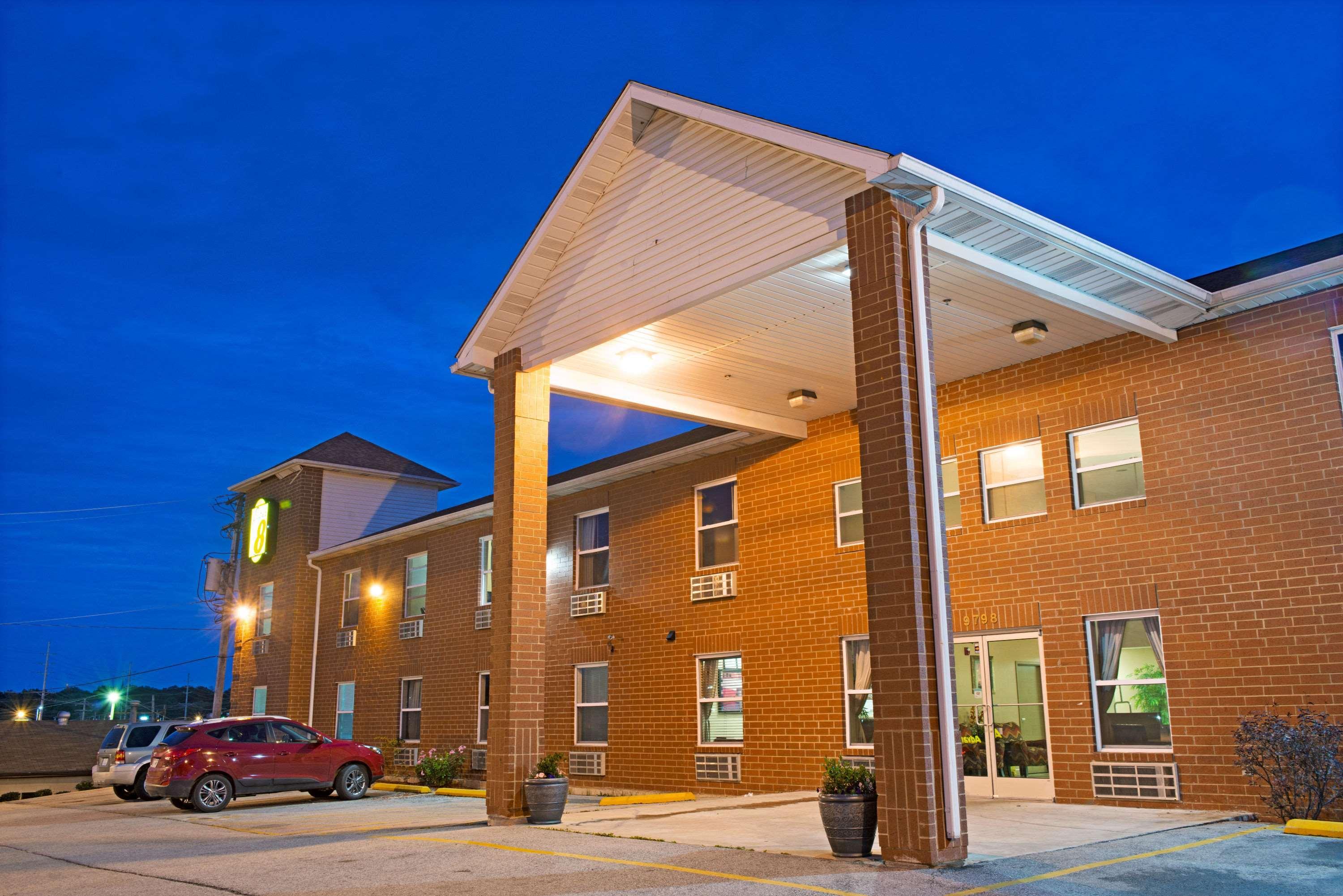 Super 8 By Wyndham St. Louis Airport Woodson Terrace Exterior foto